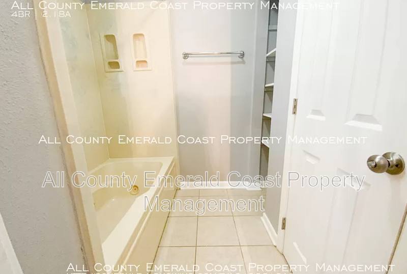 House for rent at 521 Marlowe Dr, Fort Walton Beach, FL 32547