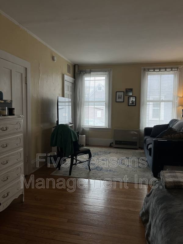 Apartment for rent at 19 Grant St #2, Burlington, VT 05401