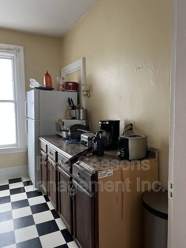 Apartment for rent at 19 Grant St #2, Burlington, VT 05401