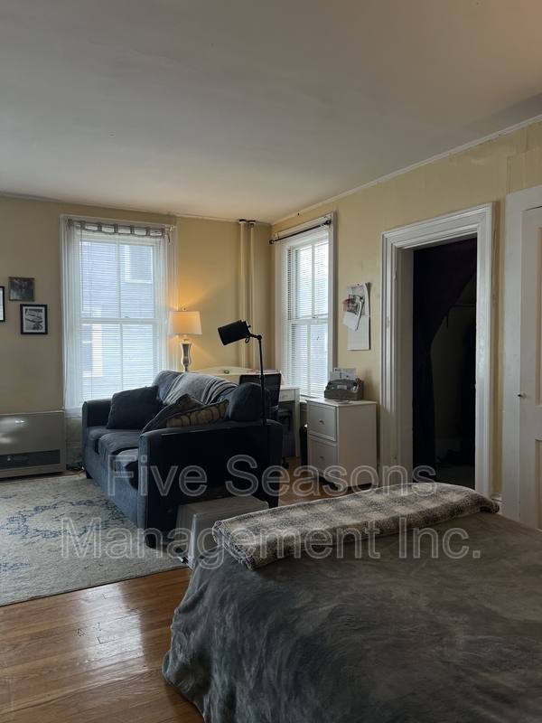 Apartment for rent at 19 Grant St #2, Burlington, VT 05401