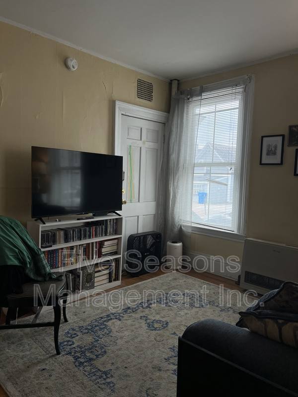 Apartment for rent at 19 Grant St #2, Burlington, VT 05401