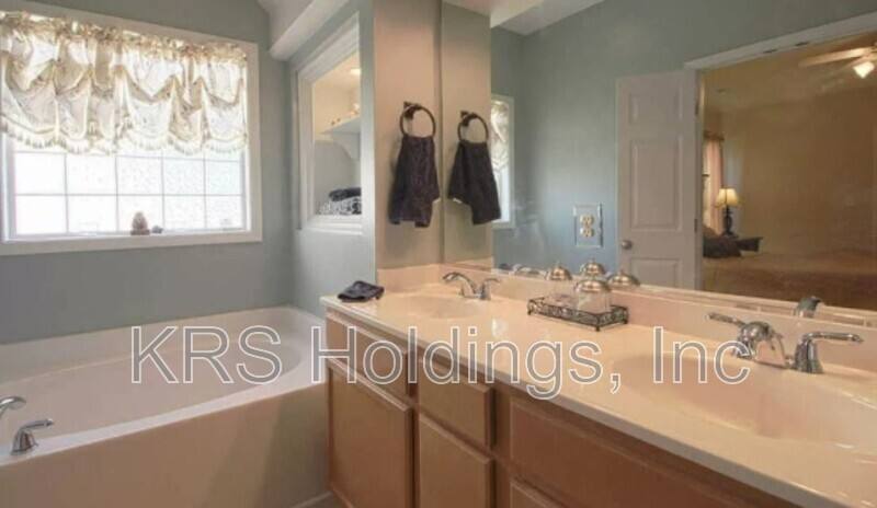 House for rent at 8164 Rolling Glenn Dr, Raleigh, NC 27616