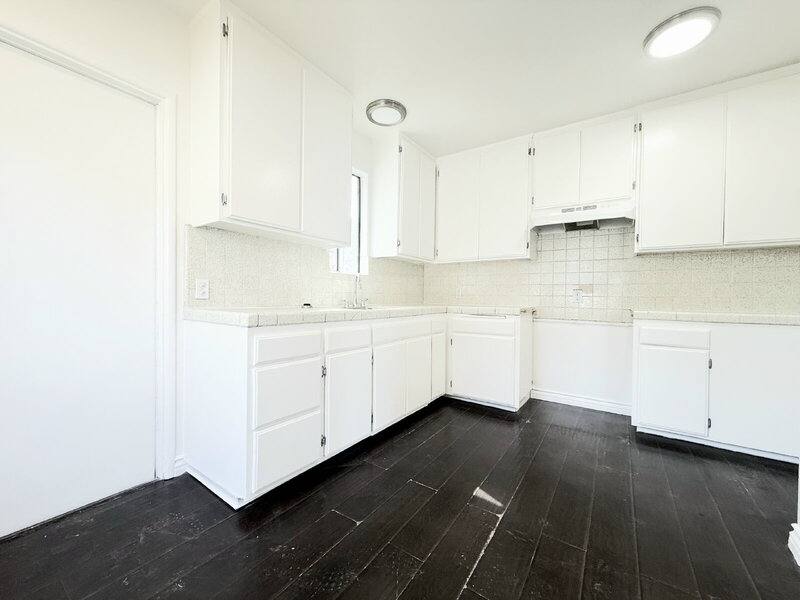 Apartment for rent at 4810 Cahuenga Blvd, North Hollywood, CA 91601