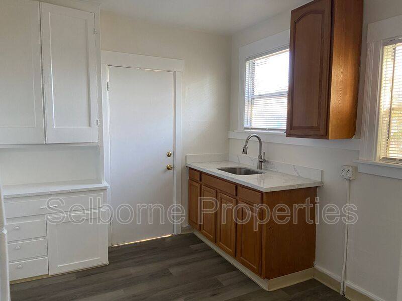 House for rent at 2054 Lincoln Ave, Alameda, CA 94501
