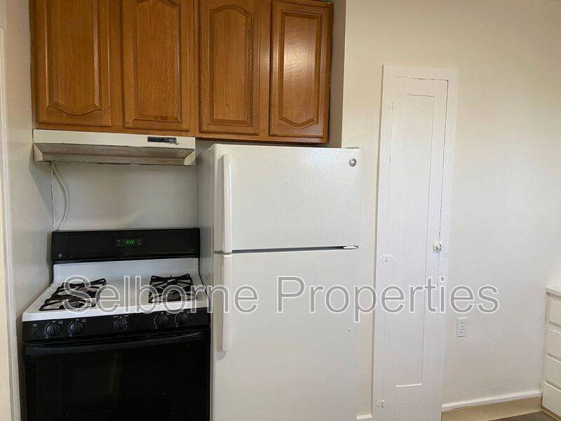 House for rent at 2054 Lincoln Ave, Alameda, CA 94501