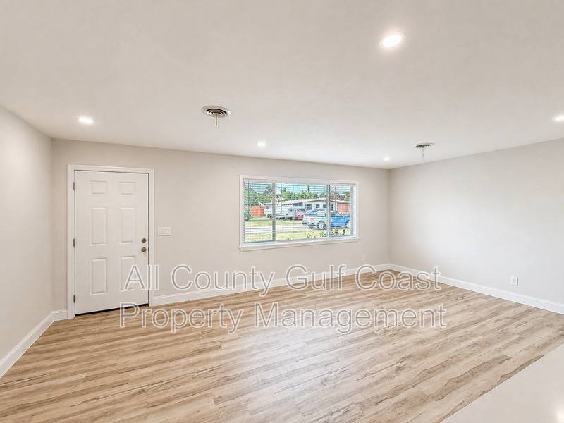 House for rent at 219 Glen Oak Rd, Venice, FL 34293