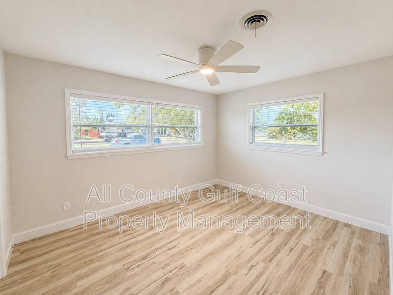 House for rent at 219 Glen Oak Rd, Venice, FL 34293