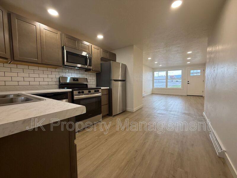 Apartment for rent at 2002 6th St NE, Great Falls, MT 59404