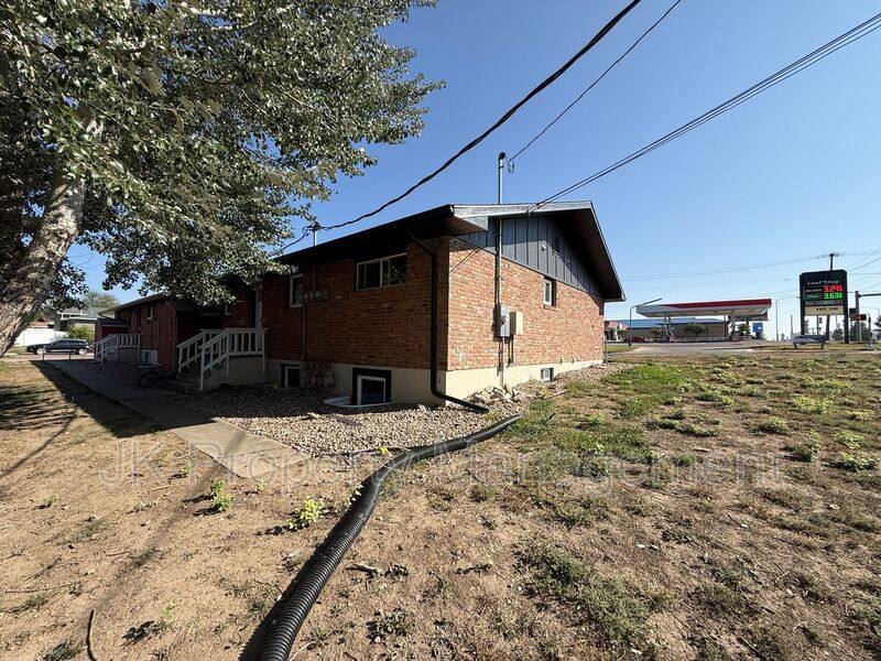 Apartment for rent at 2002 6th St NE, Great Falls, MT 59404