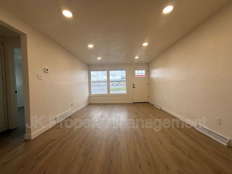 Apartment for rent at 2002 6th St NE, Great Falls, MT 59404