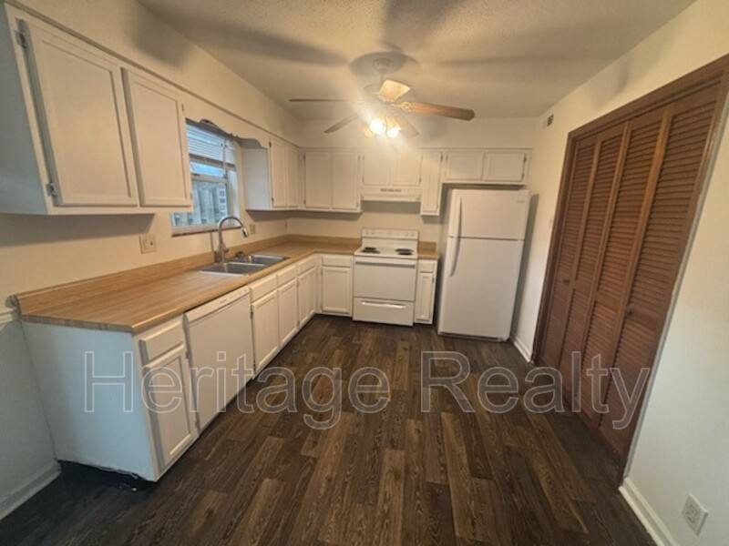 Townhouse for rent at 1207 Crest Brook Dr, Knoxville, TN 37923