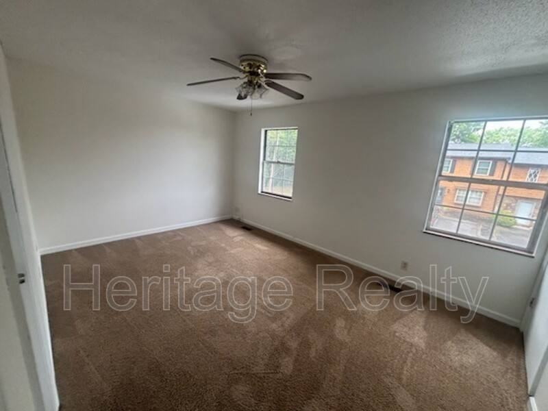 Townhouse for rent at 1207 Crest Brook Dr, Knoxville, TN 37923