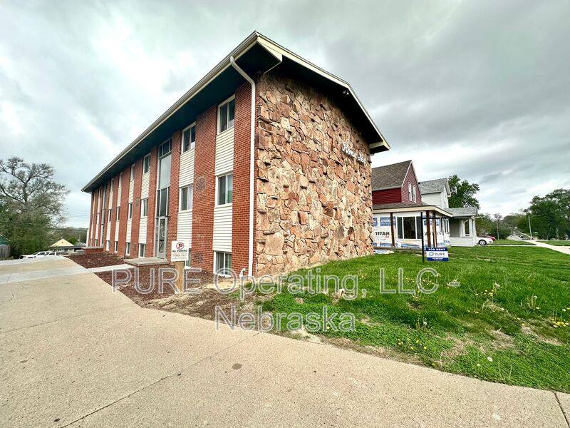 Apartment for rent at 4420 S 25th St #6, Omaha, NE 68107