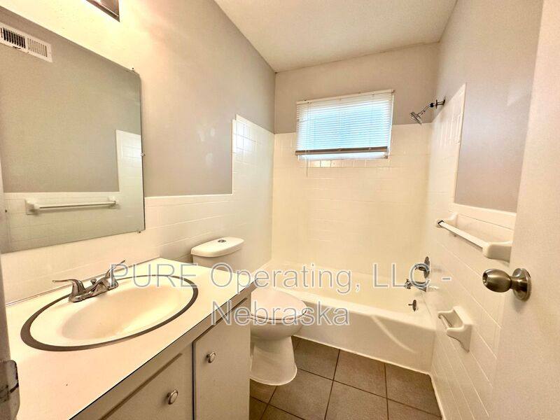 Apartment for rent at 4420 S 25th St #6, Omaha, NE 68107