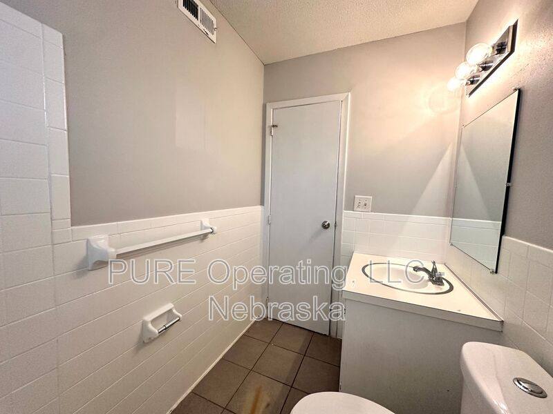 Apartment for rent at 4420 S 25th St #6, Omaha, NE 68107