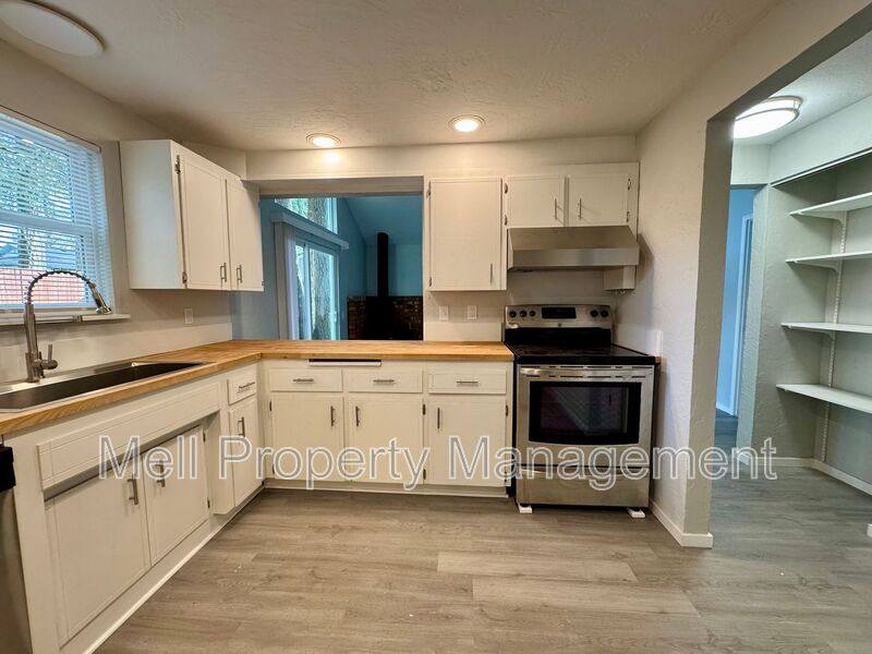 House for rent at 526 Holly Lane, Shelton, WA 98584