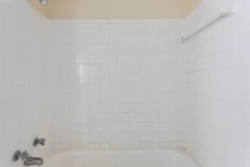 Apartment for rent at 439 W 87th Place, Kansas City, MO 64114