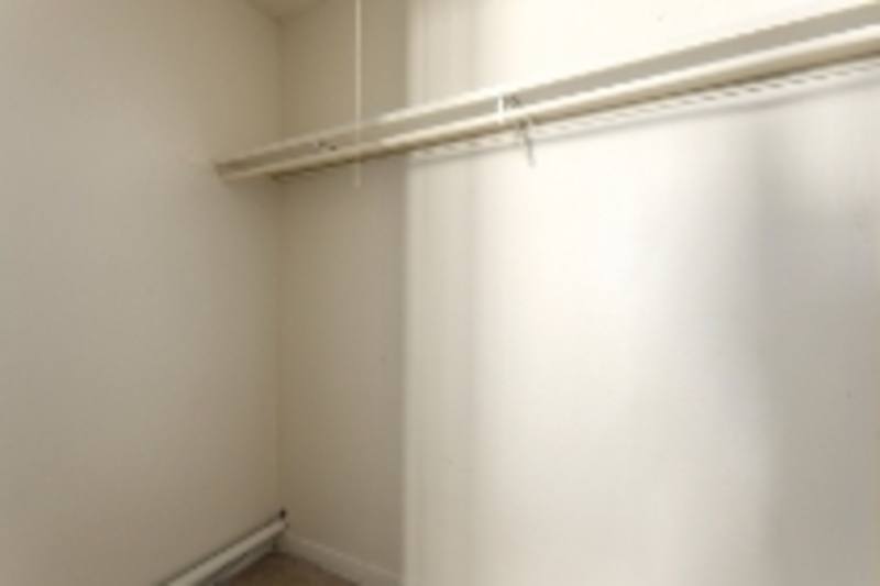 Apartment for rent at 439 W 87th Place, Kansas City, MO 64114
