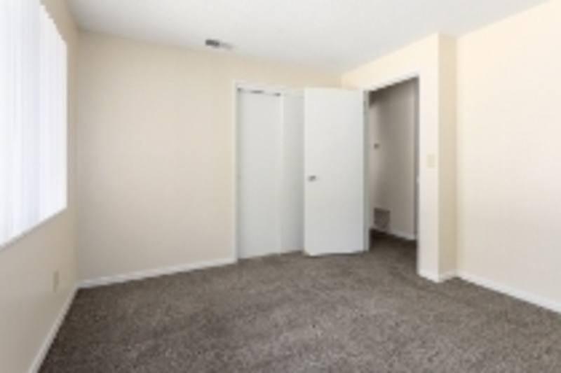Apartment for rent at 439 W 87th Place, Kansas City, MO 64114