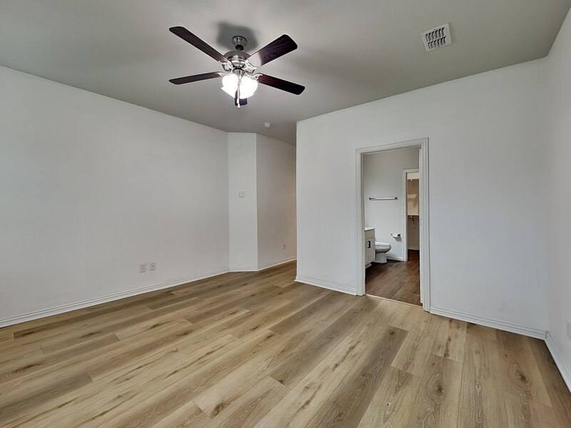 House for rent at 1548 Woodlake Dr, Waxahachie, TX 75165