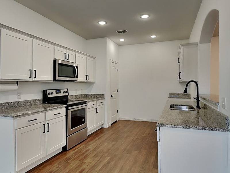 House for rent at 1548 Woodlake Dr, Waxahachie, TX 75165