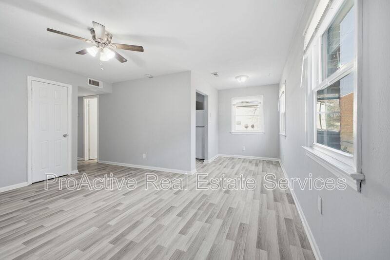 Apartment for rent at 507 Ashlawn Dr #5, Norfolk, VA 23505