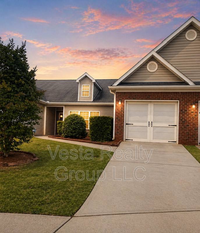 Townhouse for rent at 1055 City Park Dr, McDonough, GA 30252