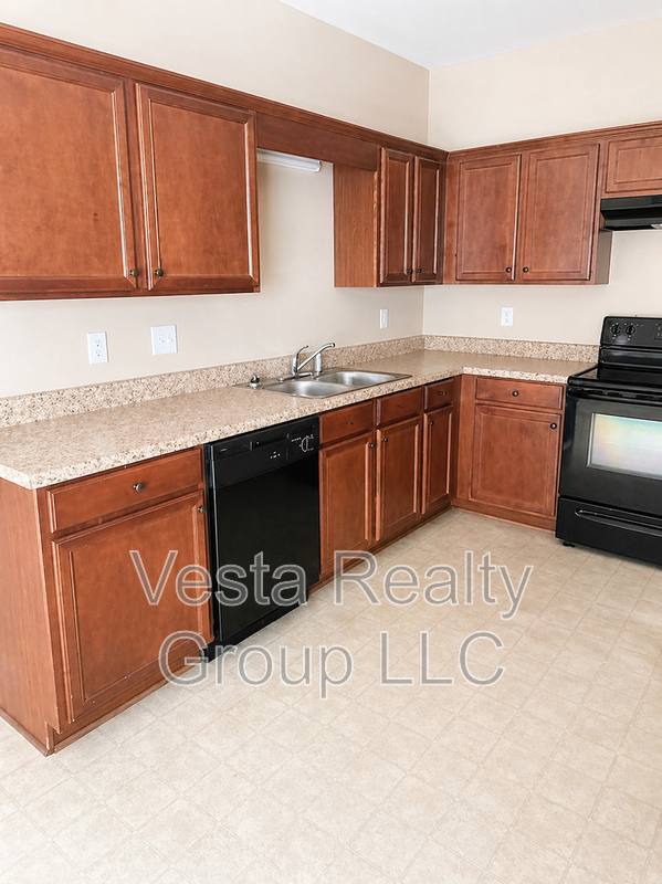 Townhouse for rent at 1055 City Park Dr, McDonough, GA 30252