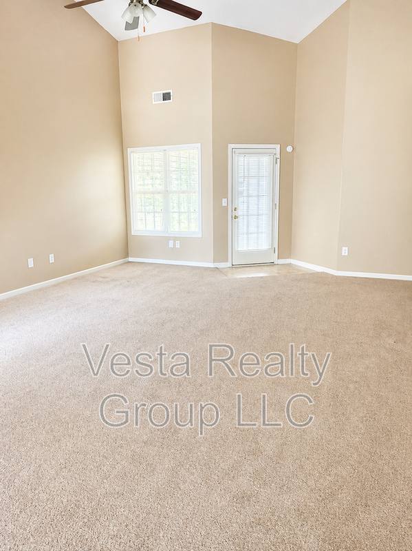 Townhouse for rent at 1055 City Park Dr, McDonough, GA 30252