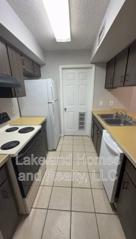 Townhouse for rent at 2726 San Gully Rd, Lakeland, FL 33803