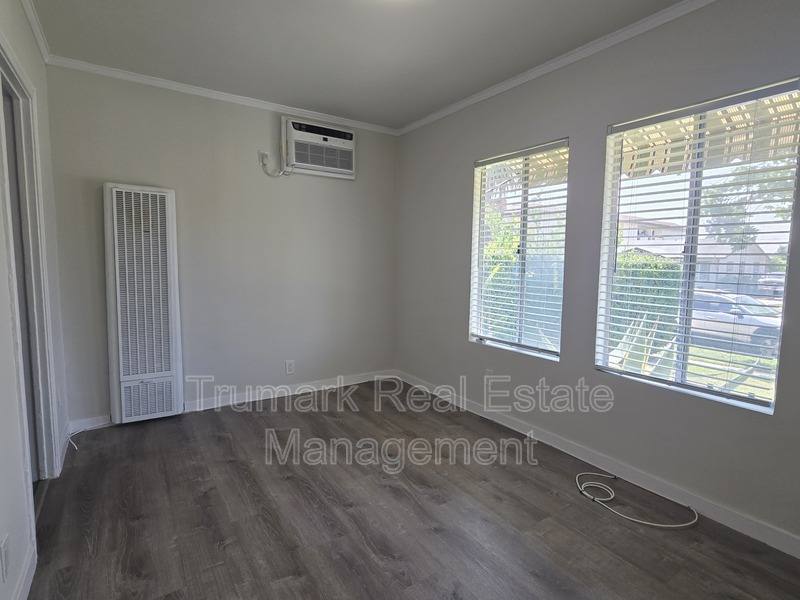 Apartment for rent at 429 W Garfield Ave, Glendale, CA 91204