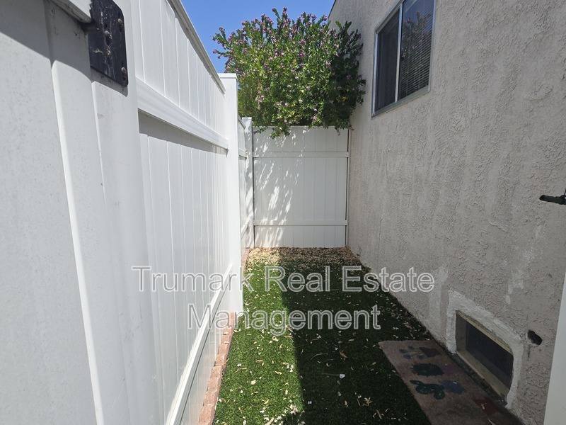 Apartment for rent at 429 W Garfield Ave, Glendale, CA 91204