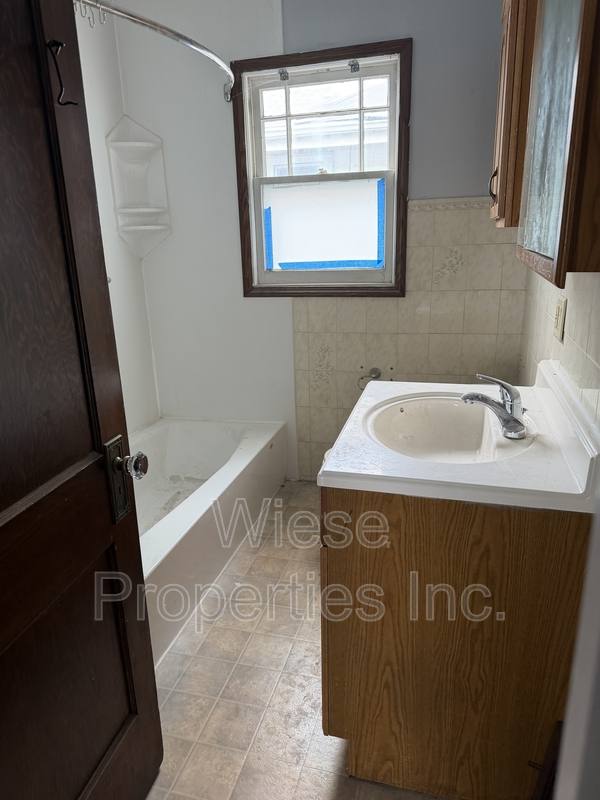 House for rent at 2328 S 10th St, Springfield, IL 62703
