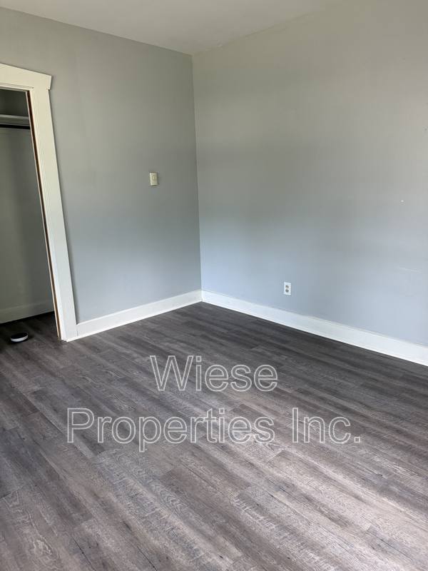 House for rent at 2328 S 10th St, Springfield, IL 62703