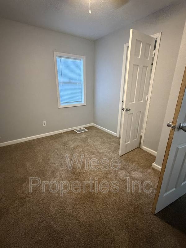 House for rent at 2213 E Adams St, Springfield, IL 62703