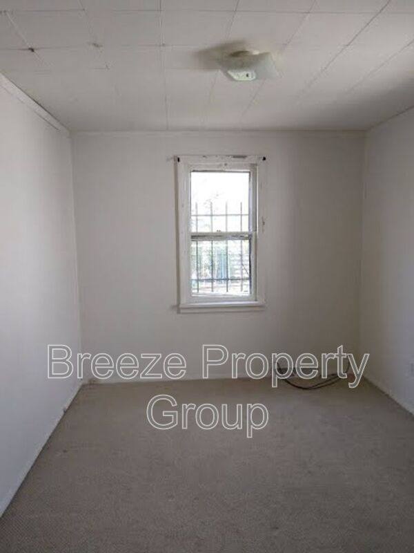 House for rent at 3405 Beaumont Dr, Toledo, OH 43608