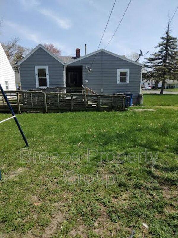 House for rent at 3405 Beaumont Dr, Toledo, OH 43608