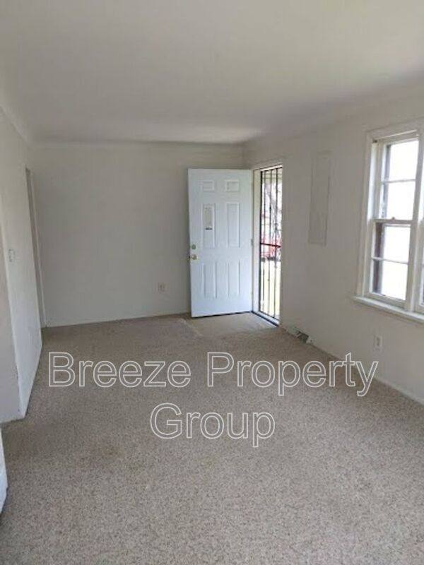 House for rent at 3405 Beaumont Dr, Toledo, OH 43608