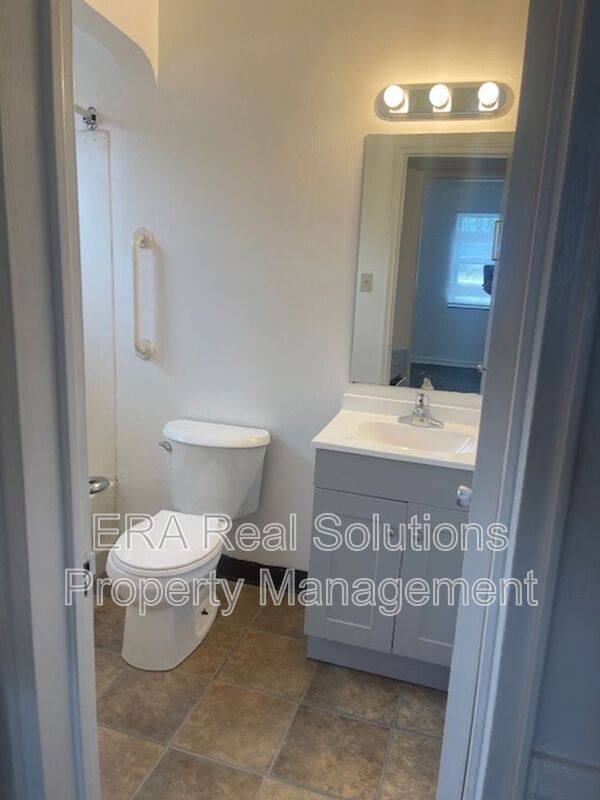 Apartment for rent at 323 Mayfair Blvd #C, Columbus, OH 43213
