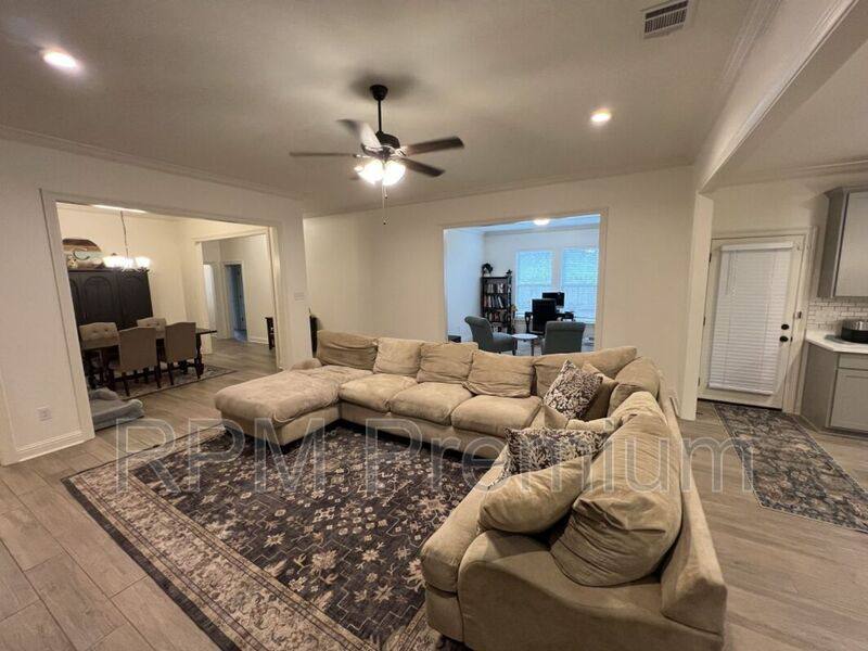 House for rent at 18945 Corlis Green Dr, Zachary, LA 70791