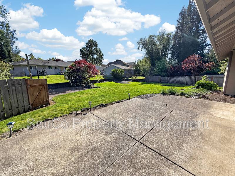 House for rent at 205 NW 8th Court, Hillsboro, OR 97124