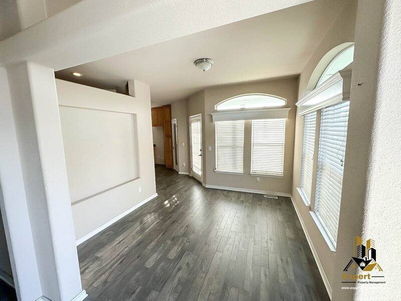 House for rent at 318 Hickory St, Roseville, CA 95678
