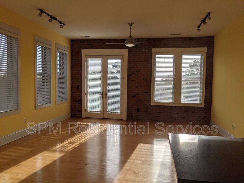 Apartment for rent at 709 N 4th St #402R, Wilmington, NC 28401