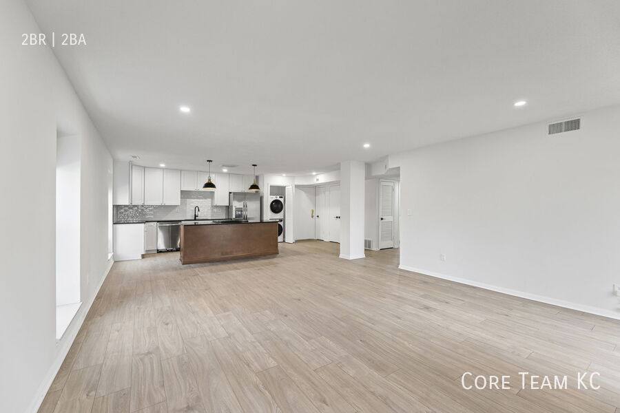 Apartment for rent at 2900 W 53rd St, Mission, KS 66205