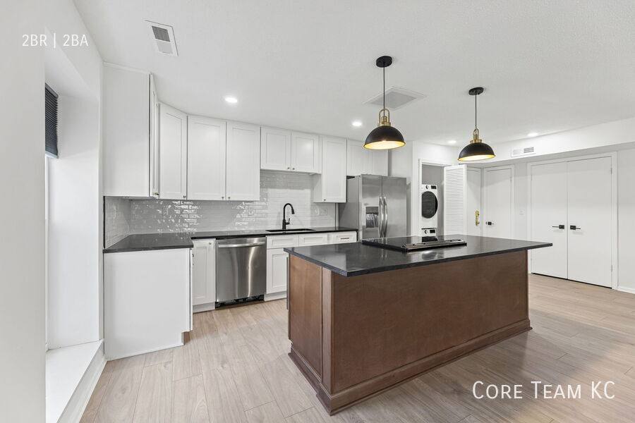 Apartment for rent at 2900 W 53rd St, Mission, KS 66205