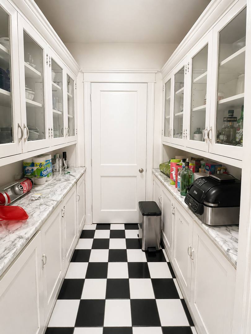 Apartment for rent at 2537-41 N Farwell, Milwaukee, WI 53211