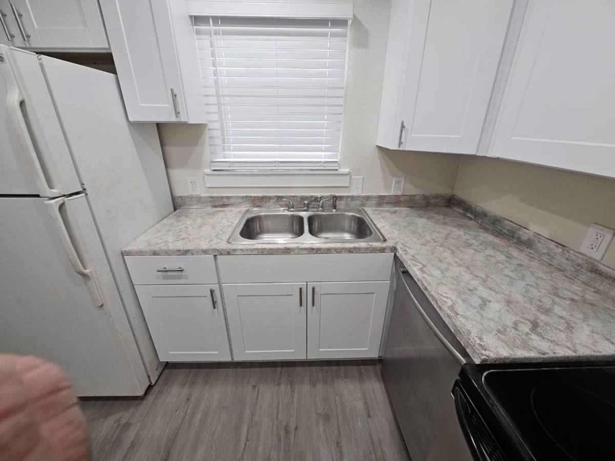 Townhouse for rent at 915 917 N Fitzhugh Ave, Dallas, TX 75204