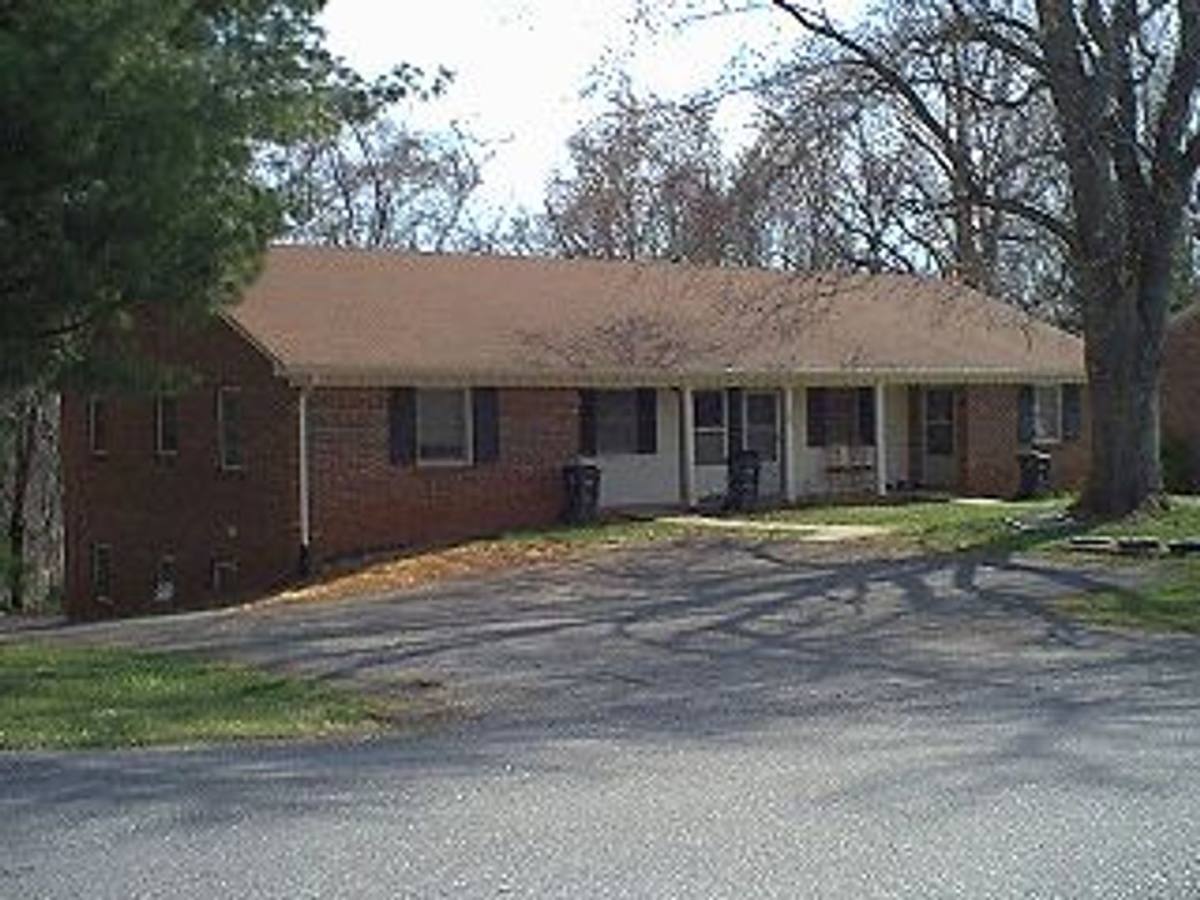 Apartment for rent at 106 Holmes Circle, Lynchburg, VA 24501