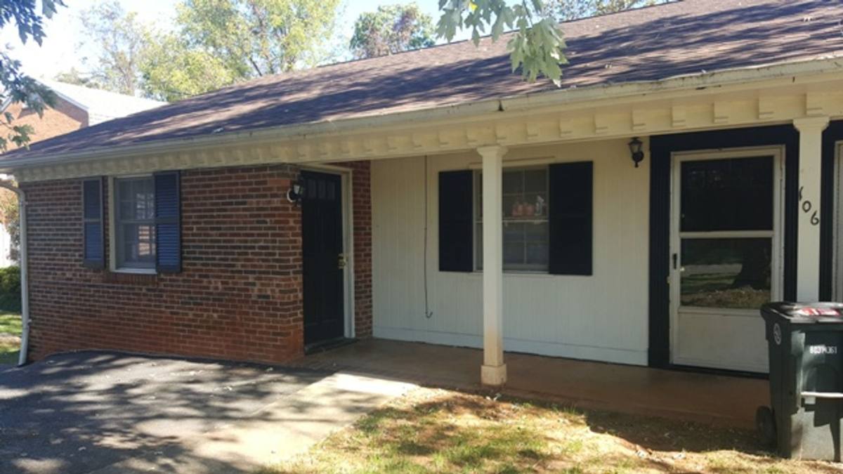 Apartment for rent at 106 Holmes Circle, Lynchburg, VA 24501