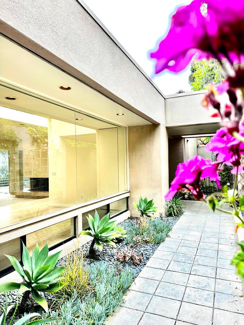House for rent at 1348 Rhoda Dr, La Jolla, CA 92037